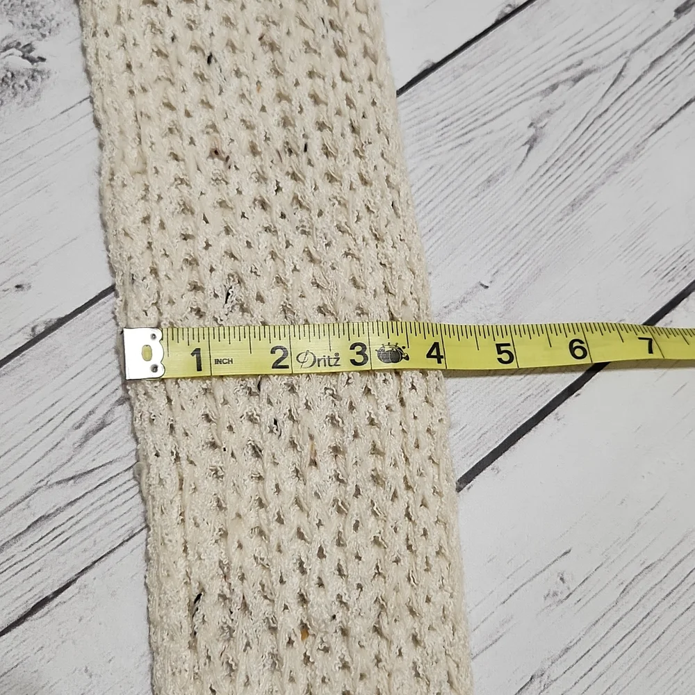 Cream colored scarf - Picture 3 of 3